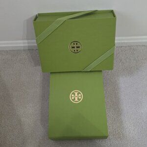 ✨🎁 Tory Burch Signature Green Gift Box w/ Ribbon & Tissue | Never Used 🎁✨